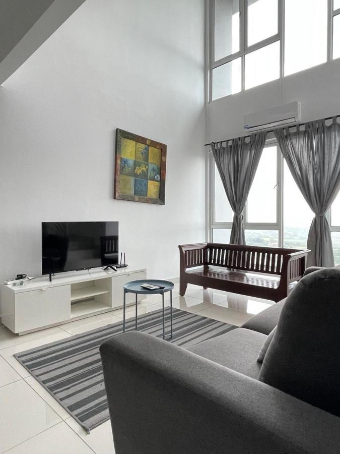 Yenni Duplex @ Decentrum, Kajang เซร์ดัง ภายนอก รูปภาพ